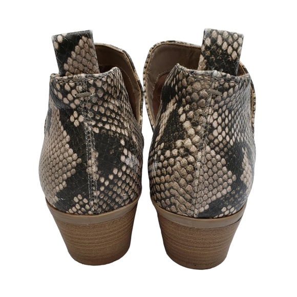 Universal Thread | Cream Gray Snake Vegan Pointed Toe Ankle Booties Women's 7.5 - Picture 3 of 13